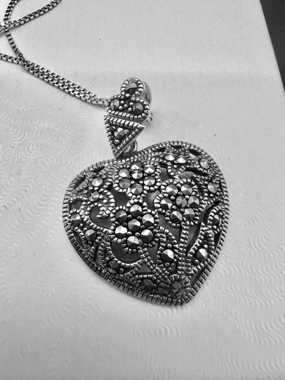 Vintage SS 925A Thailand Sterling Filigree  Marcasite Pendant on 18” Chain. EUC - Picture 3 of 4